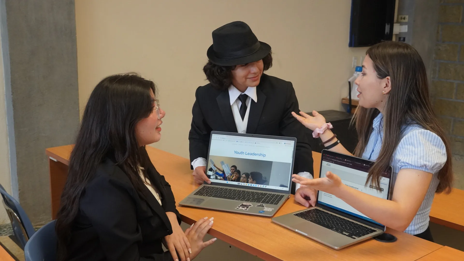 GVS MUN delegates collaborating